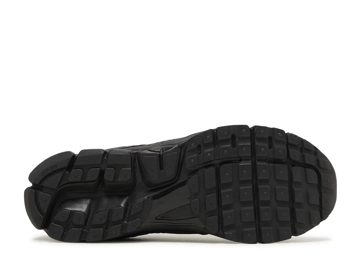 AIR ZOOM VOMERO 5 TRIPLE BLACK