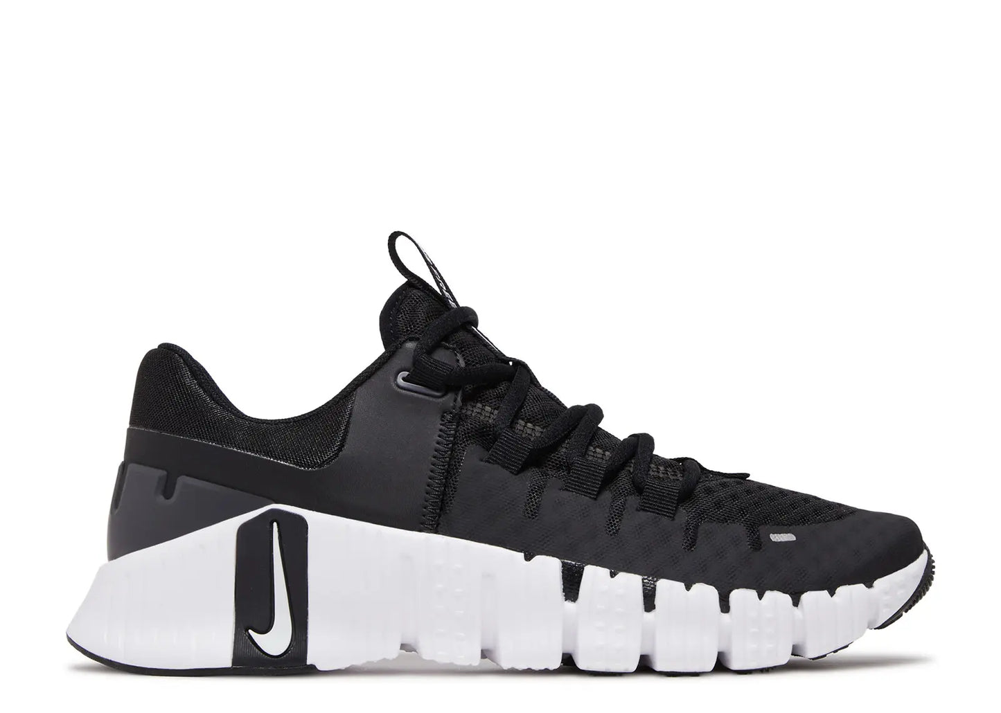 FREE METCON 5 BLACK WHITE